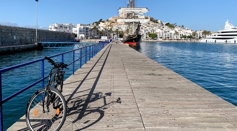 Ibiza mit dem Fahrrad erkunden